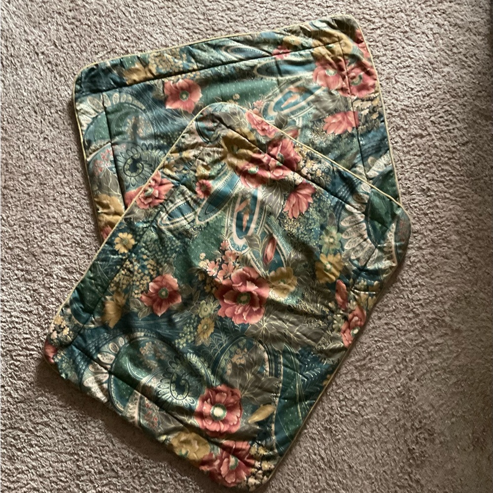 Croscill Pillow Shams - Picture 3 of 4
